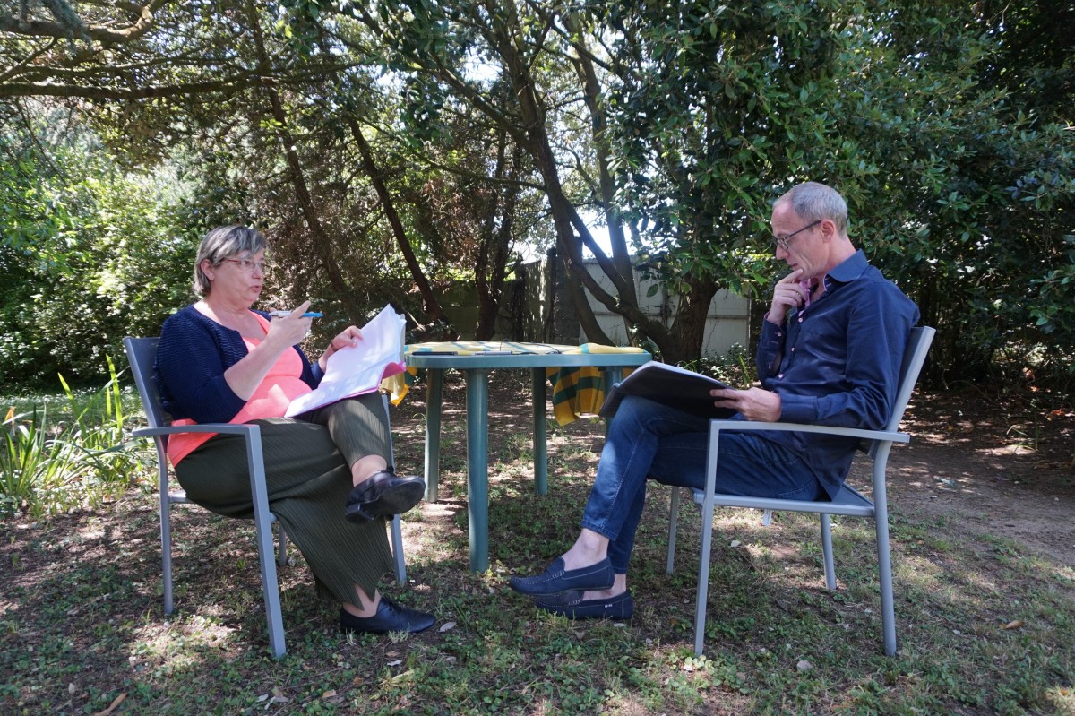 Répétition en cours dans le jardin